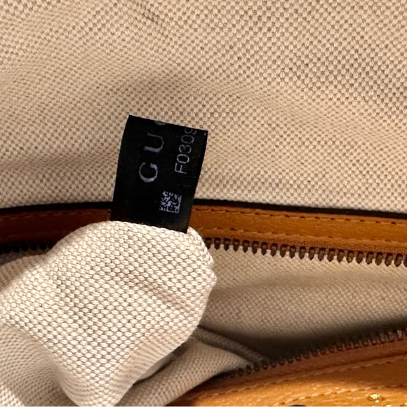 GUCCI x Disney Mickey Duffle Bag Collector’s Item (Unused) - Picture 10 of 15